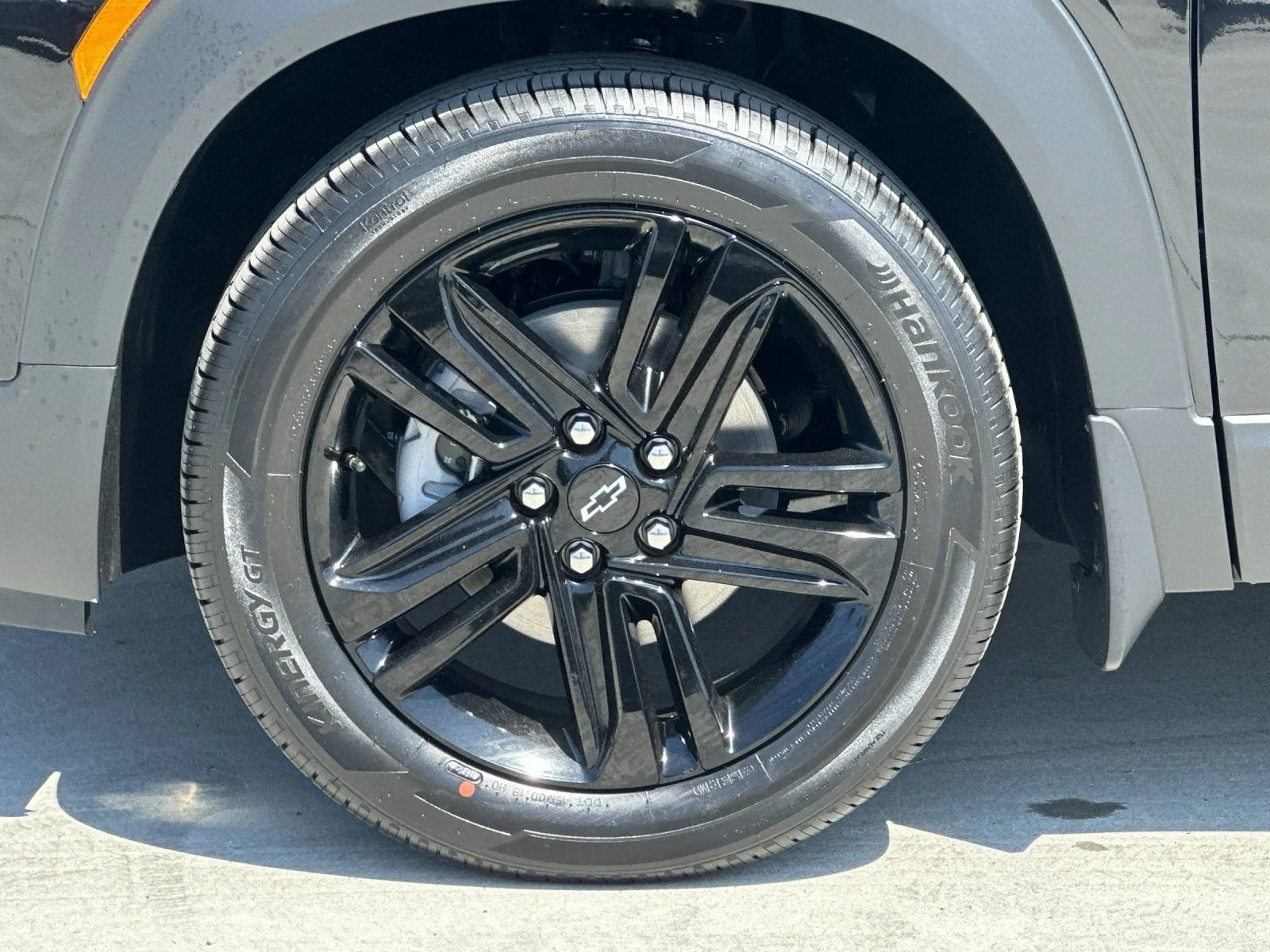 New 2026 Mosaic Black Metallic Chevrolet LT image 26