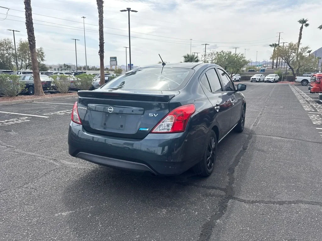 Used 2015 Blue Nissan 1.6 SV image 9