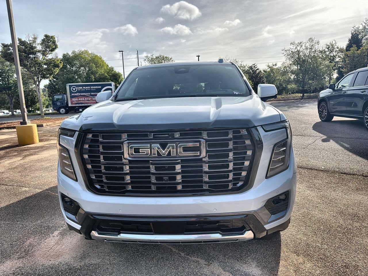 New 2026 Glacier White Tricoat GMC Denali Ultimate image 3