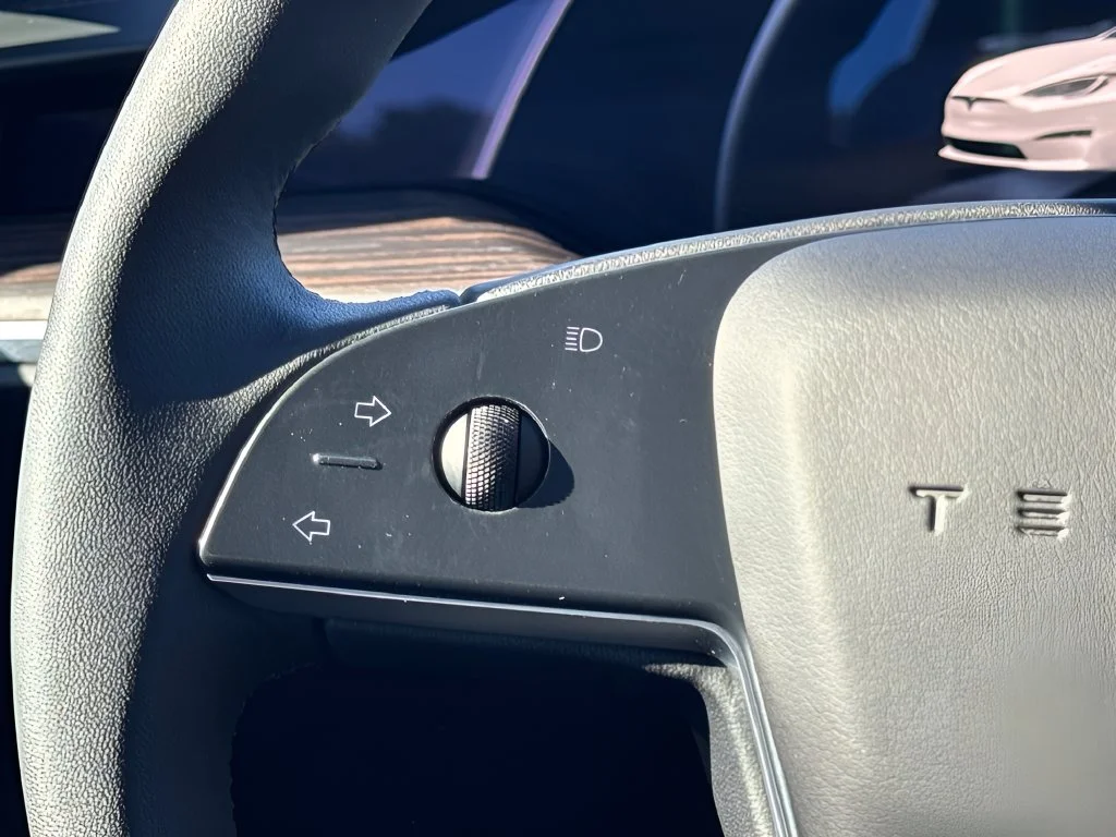 Used 2024  Tesla Long Range image 16