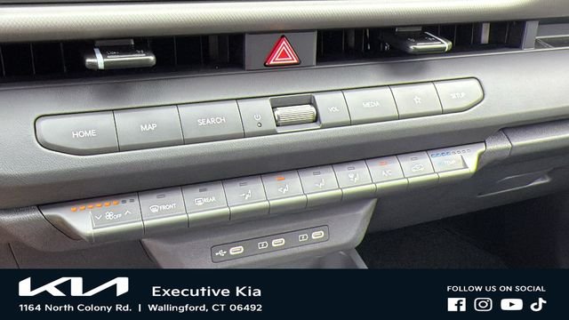 New 2027 Ivory Silver Kia LX image 20