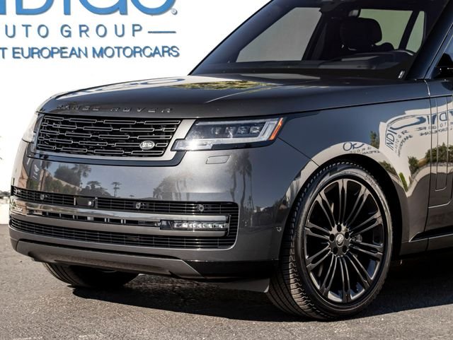 Used 2023 Carpathian Gray Premium Metallic Land Rover SE image 2