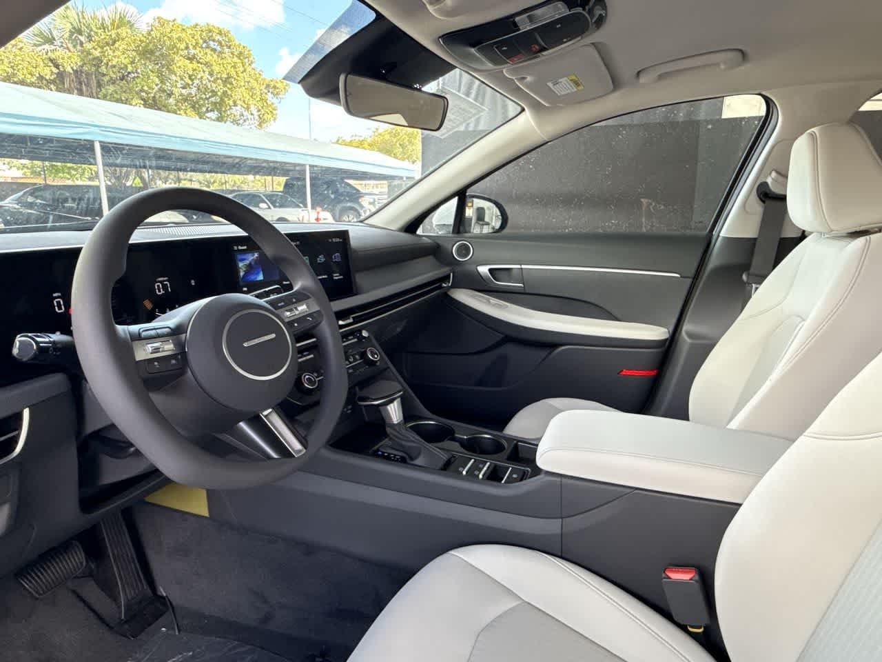 New 2026 Aero Silver Hyundai SE image 13