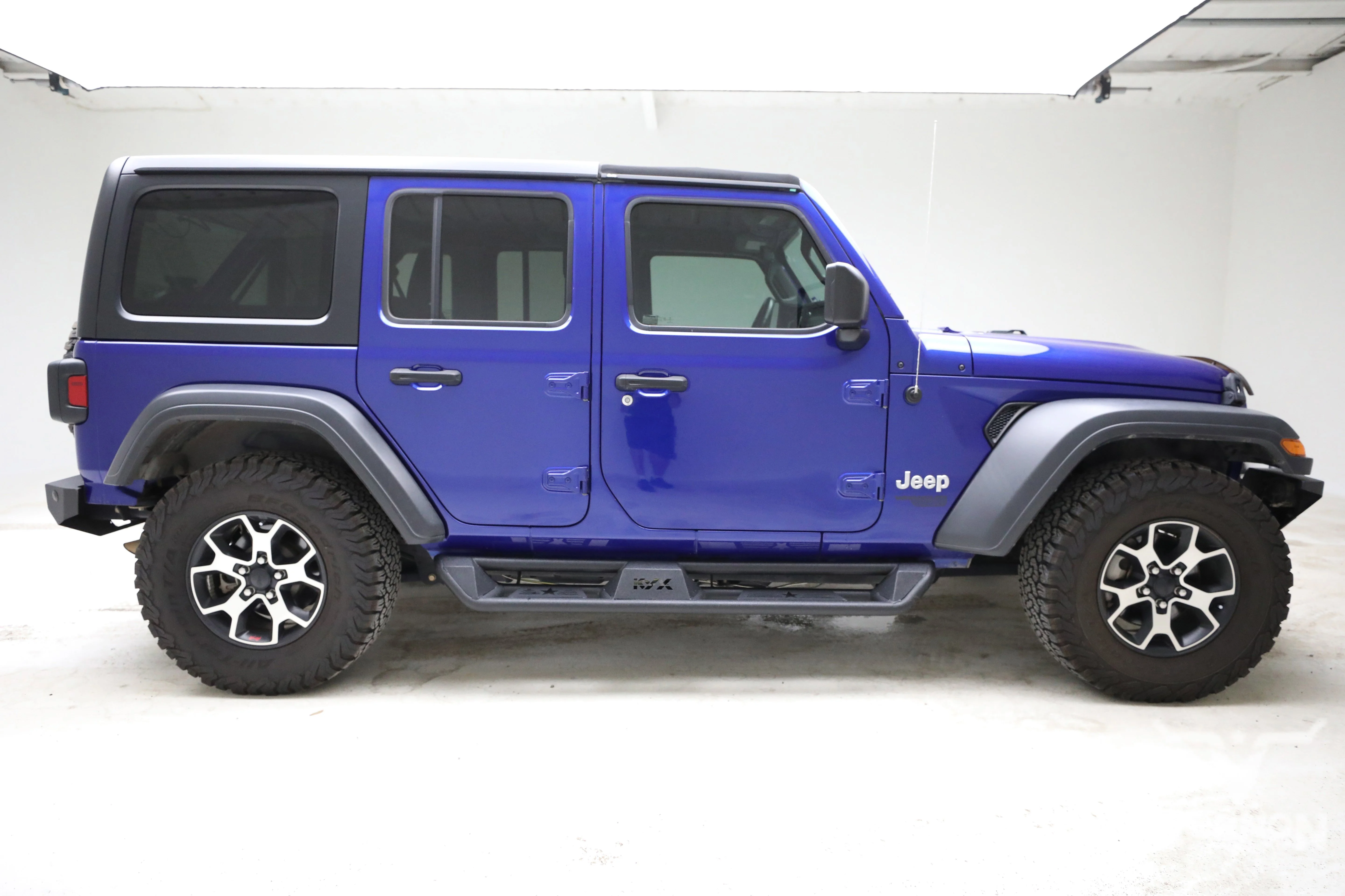 Pre-Owned 2018 Jeep Wrangler Unlimited Sport S 4x4