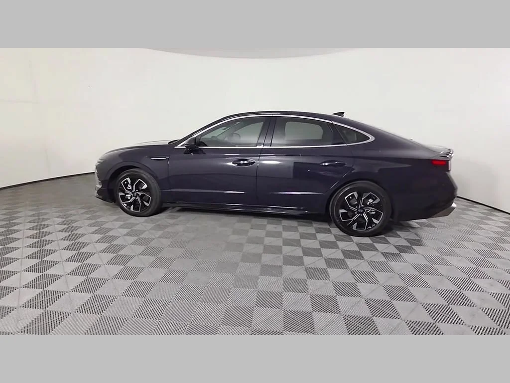 Used 2024 Carbon Blue Hyundai SEL image 46