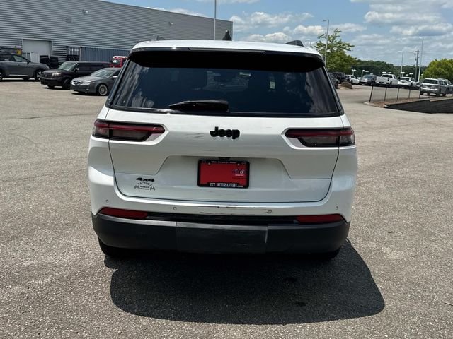 Used 2023 White Jeep Altitude image 6