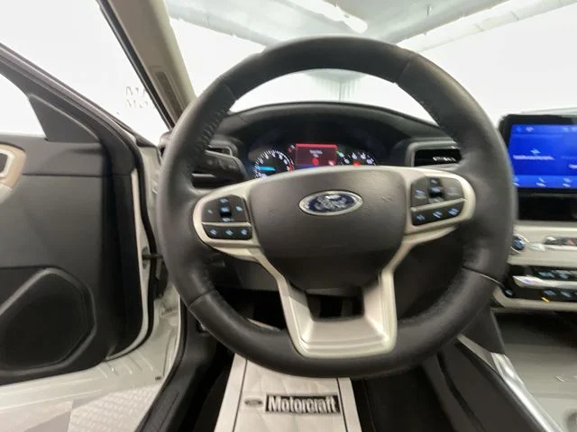 Used 2023 Star White Ford XLT 4WD image 14
