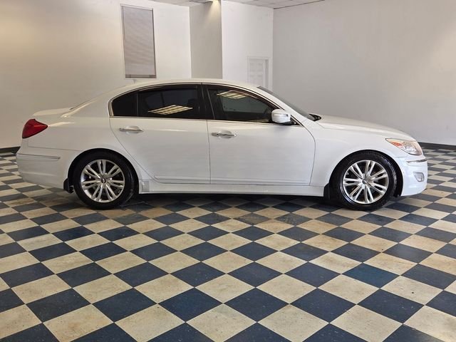 Used 2014 White Hyundai 3.8 image 16