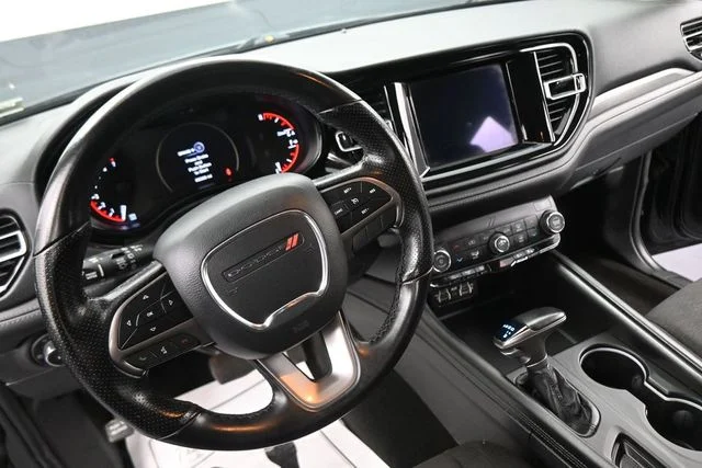 Used 2022 Black Dodge SXT image 27