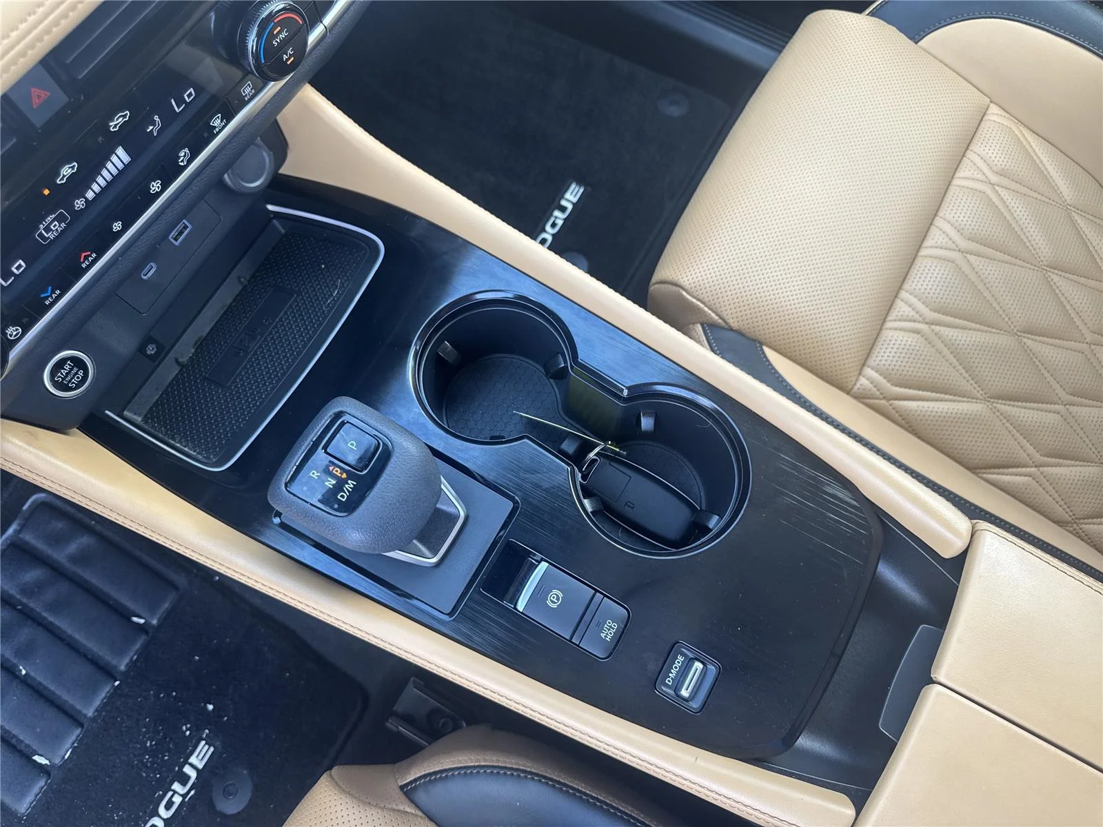 Used 2023 Beige Nissan PLATINUM image 27