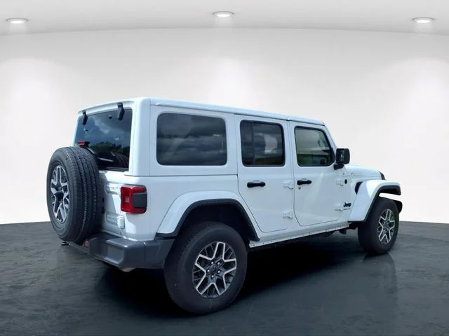 Used 2025 White Jeep Sahara image 16