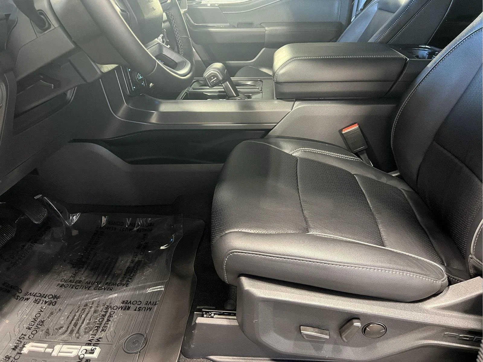 Used 2026 Agate Black Ford LARIAT image 7