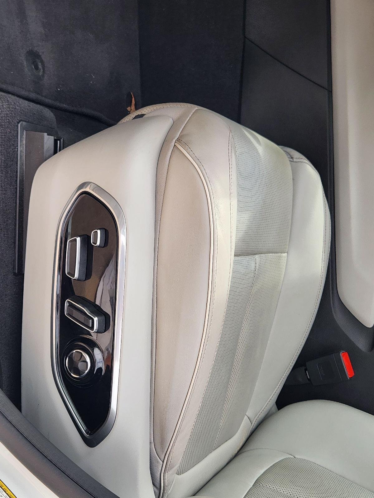 Used 2022 Bright White Clearcoat Jeep Overland image 24