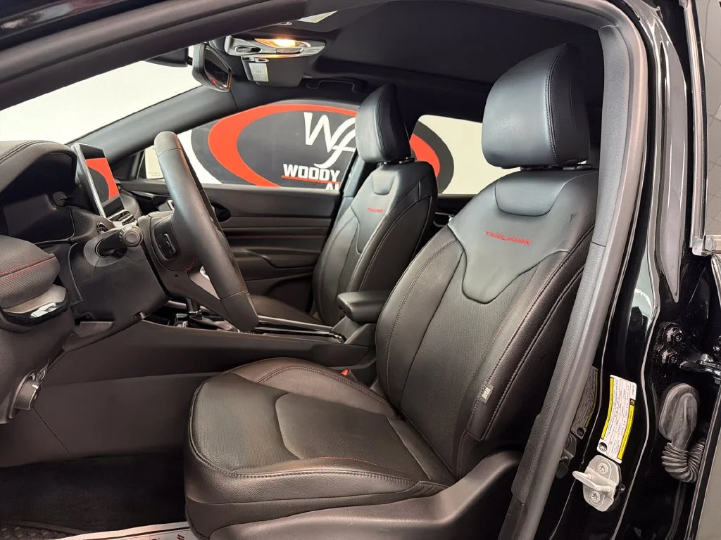 Used 2025 Black Jeep Trailhawk image 13