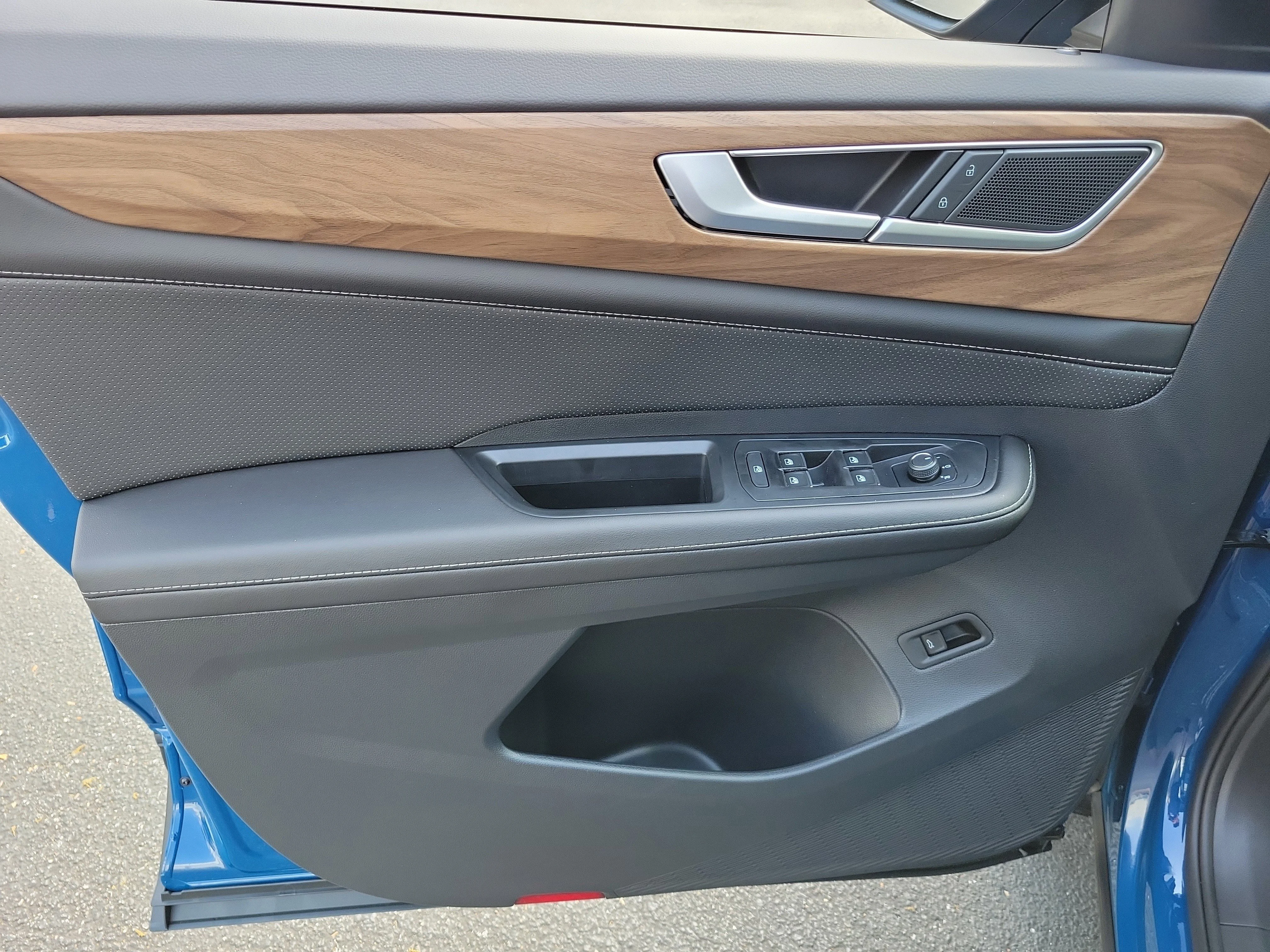 New 2026 Blue Volkswagen 2.0T SE w/Technology image 23