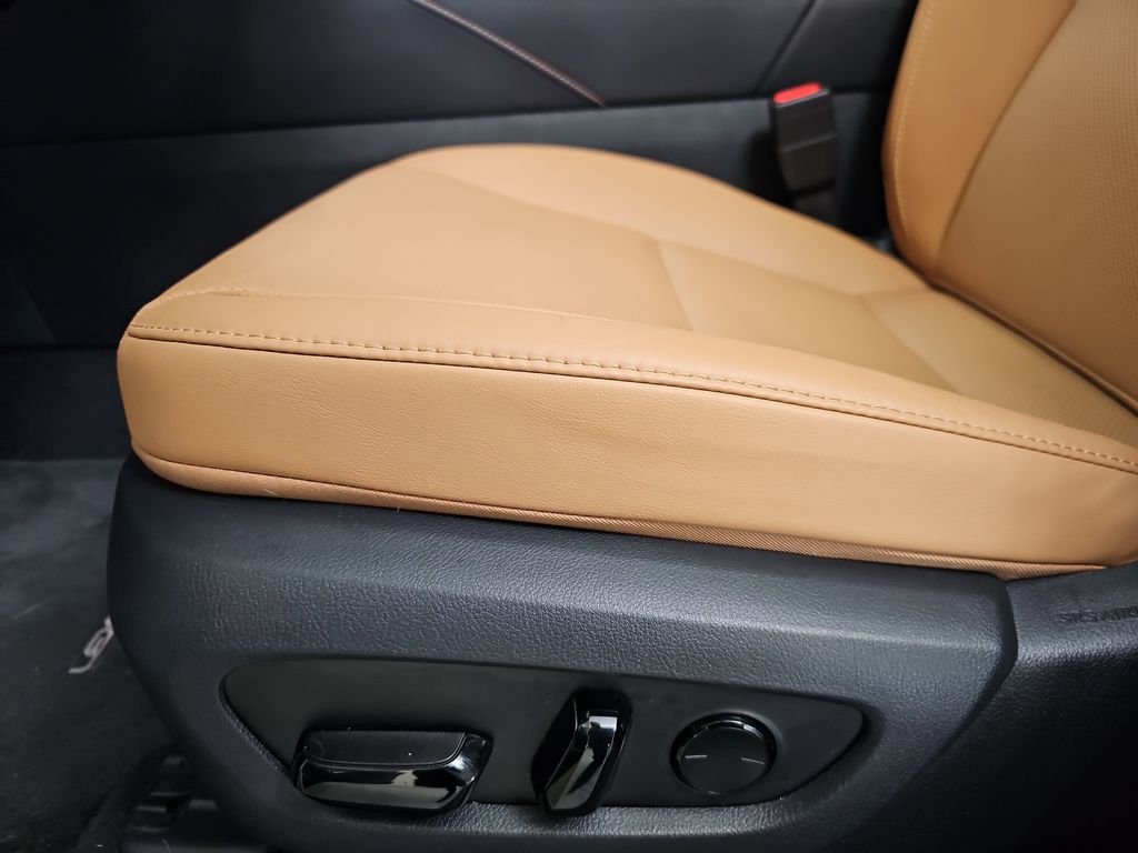 Certified Used 2025 White Lexus 350 Premium image 31