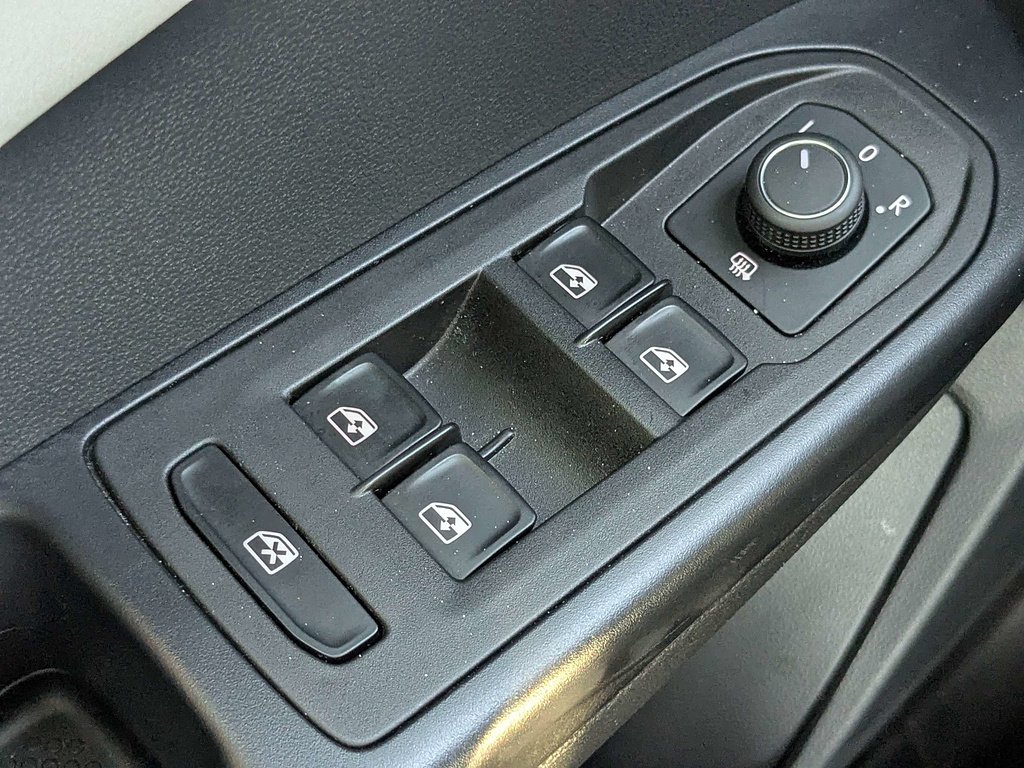 2025 Volkswagen Taos SE - Photo 26