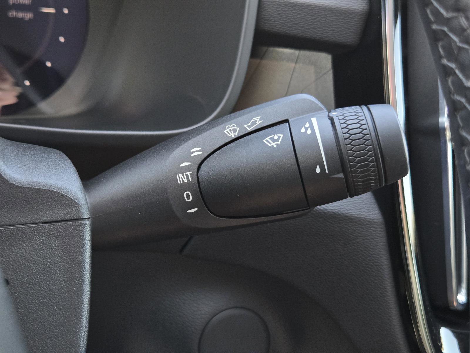 Used 2023 Thunder Gray Metallic Volvo Plus image 20