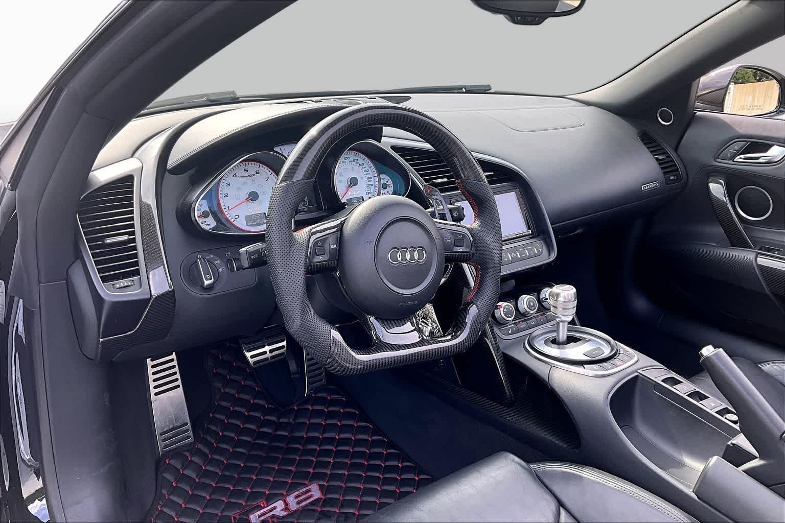 Used 2011 Phantom Black Pearl Audi 5.2L image 16