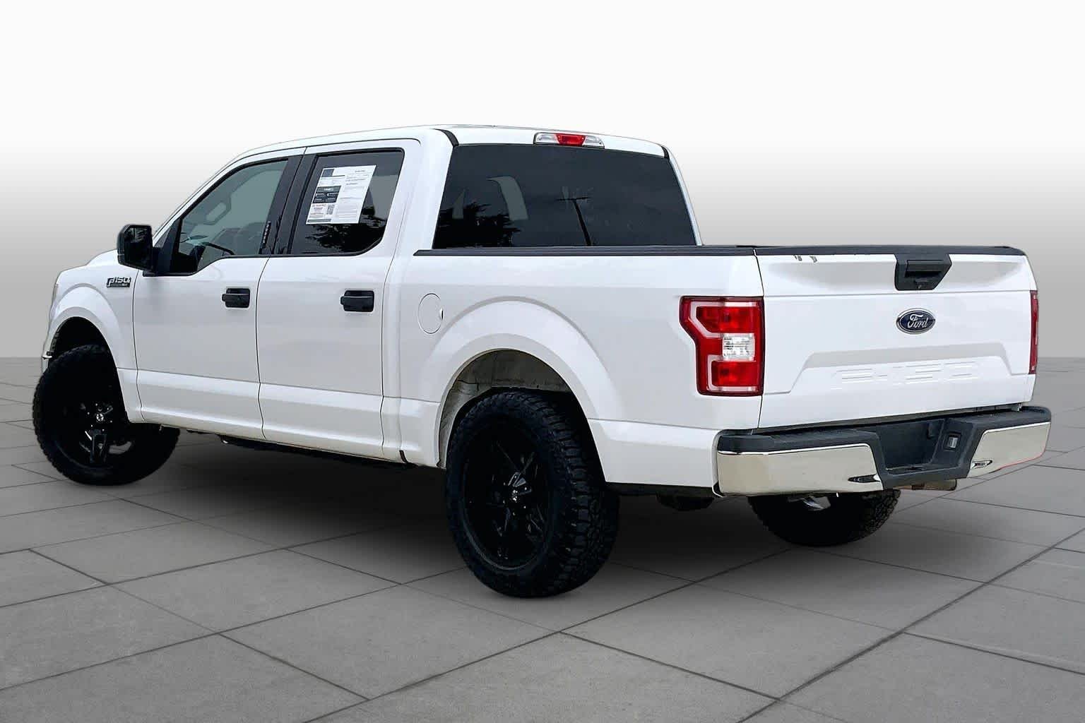 Used 2018 Oxford White Ford XLT image 12