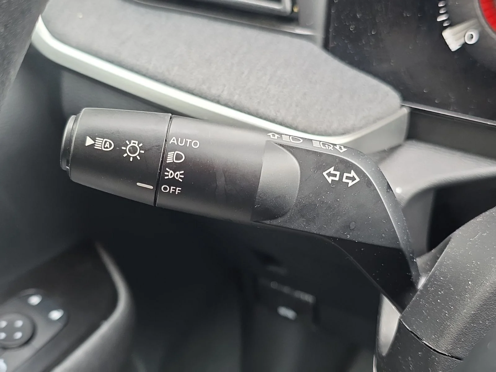 Used 2025 Gray Nissan SV image 38