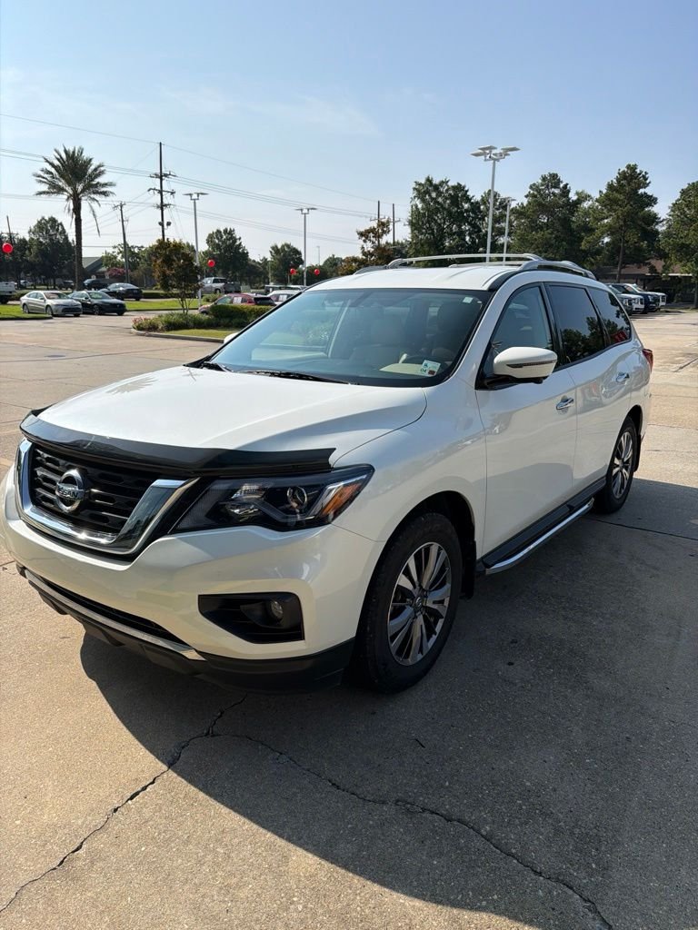 2020 Nissan Pathfinder SL