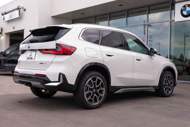 New 2026 Alpine White BMW xDrive28i image 10