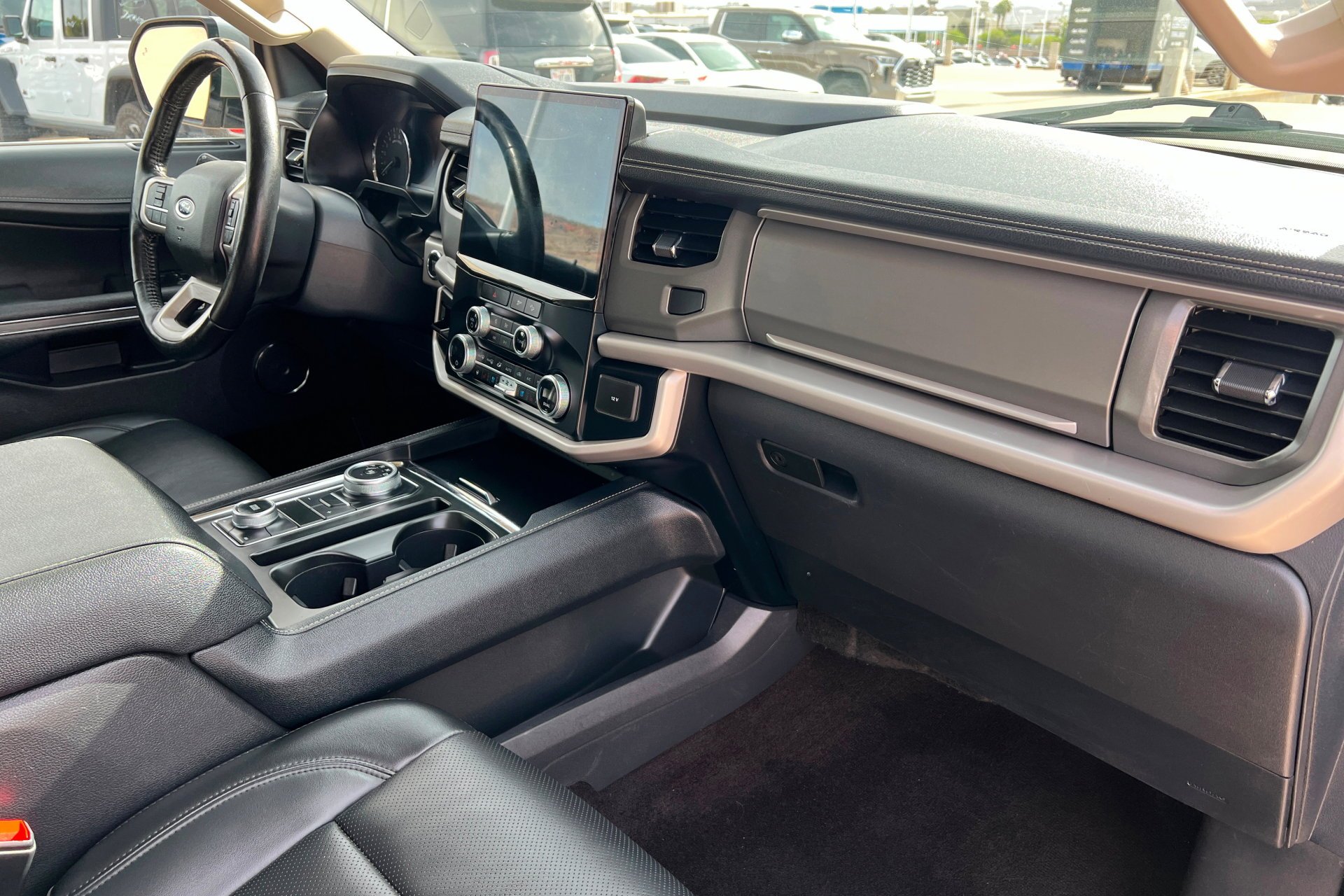 Used 2022 Silver Ford XLT image 26
