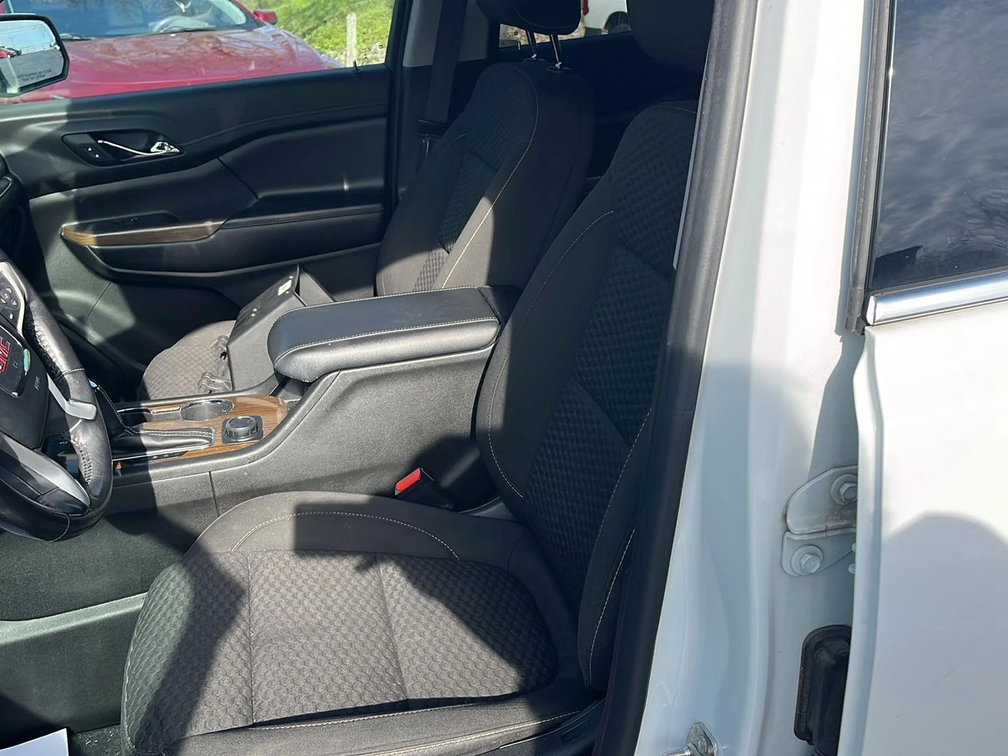 Used 2019 SUMMIT WHITE GMC SLE image 18
