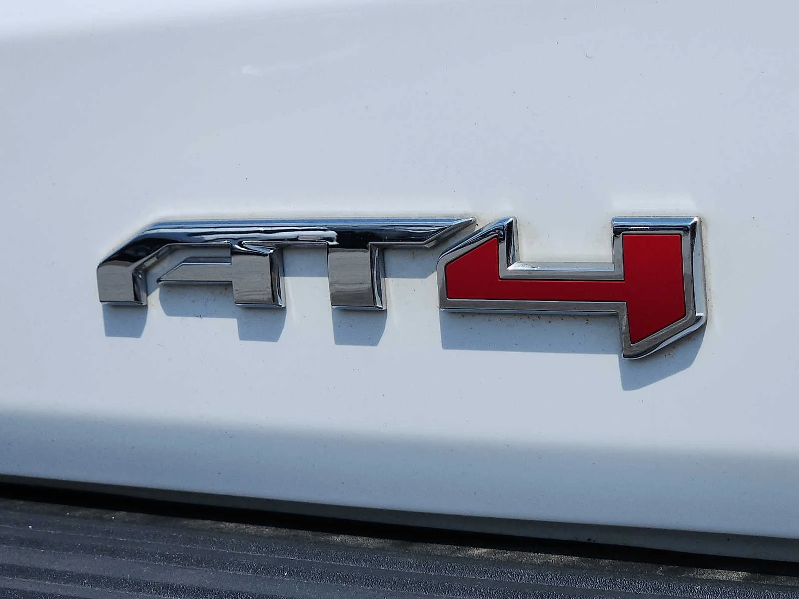 Used 2023 Summit White GMC AT4 image 34