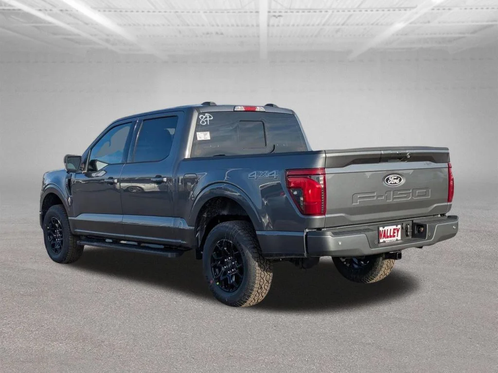 New 2026 Carbonized Gray Metallic Ford XLT image 7