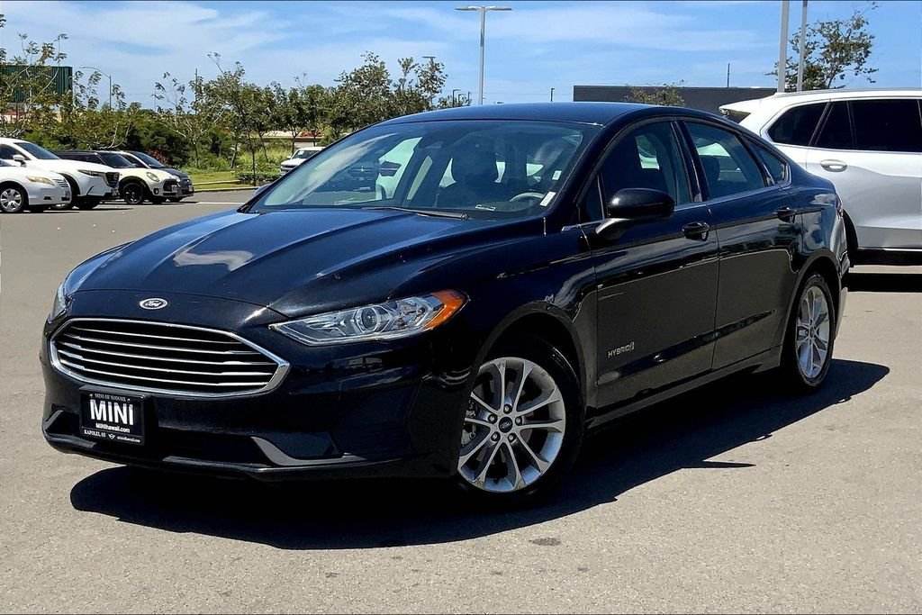 Used 2019 Ford Fusion Hybrid SE with VIN 3FA6P0LUXKR207914 for sale in Kapolei, HI