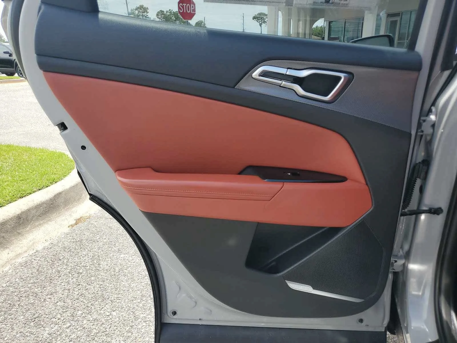 Used 2024  Kia SX image 23