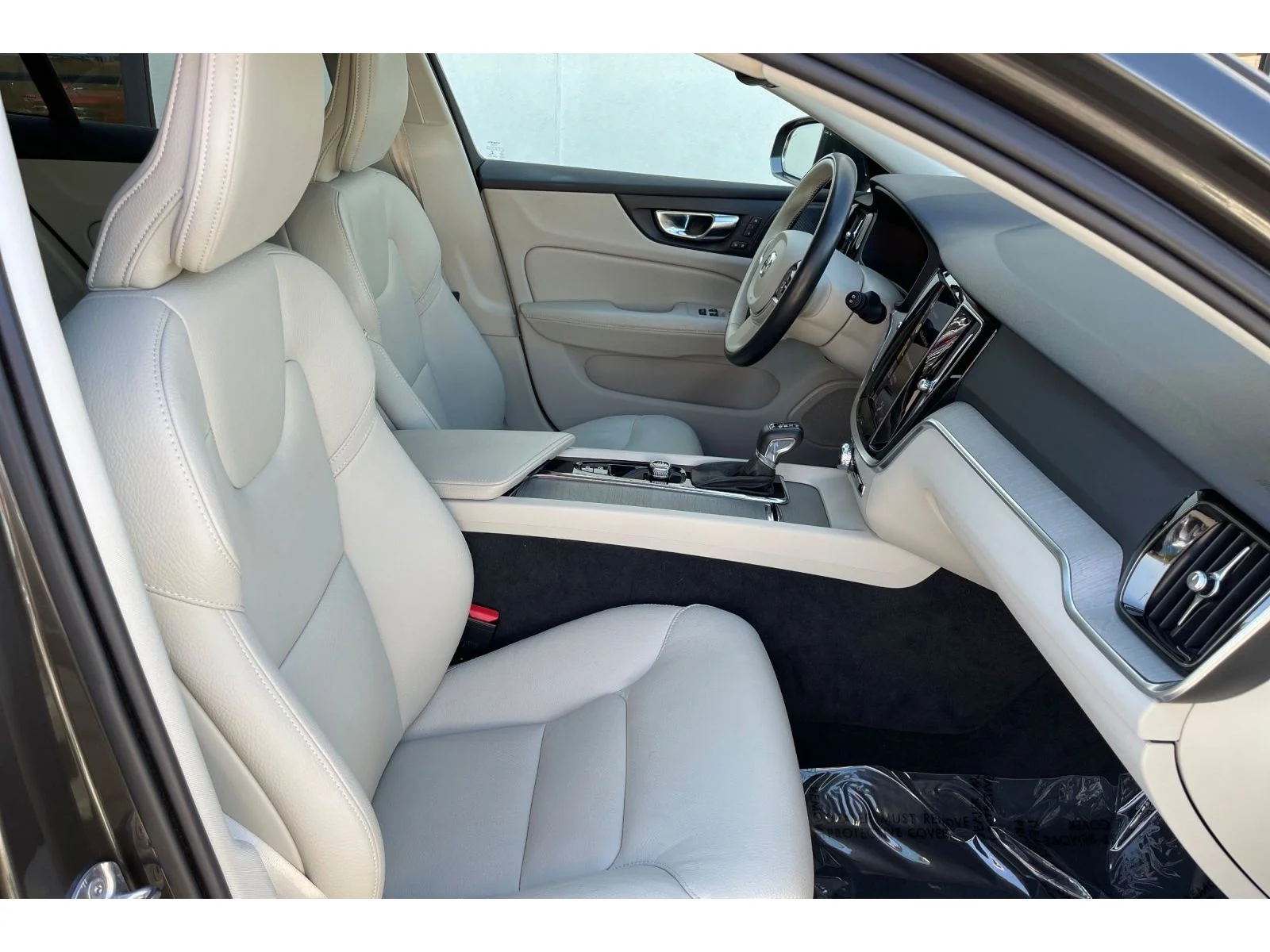 Used 2022 Pine Grey Metallic Volvo T5 image 19