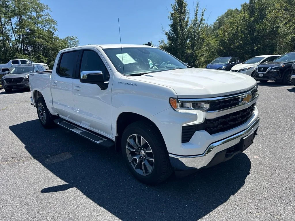 Used 2025 White Chevrolet LT image 1