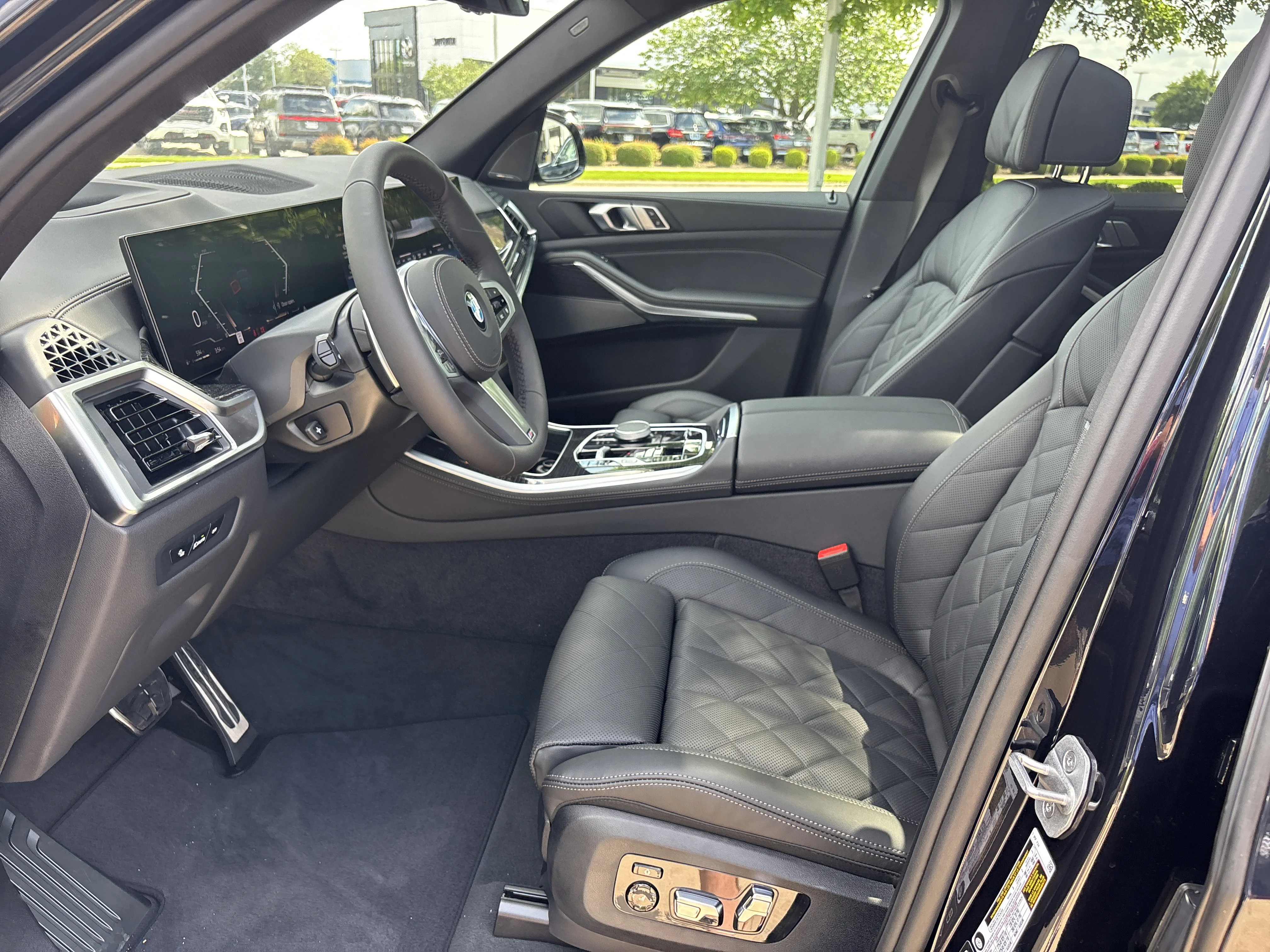 New 2026 0416 Carbon Black Metallic BMW xDrive40i image 15