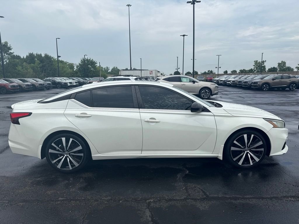 Used 2019 Nissan Altima SR with VIN 1N4BL4CV7KC212545 for sale in Clarksville, IN