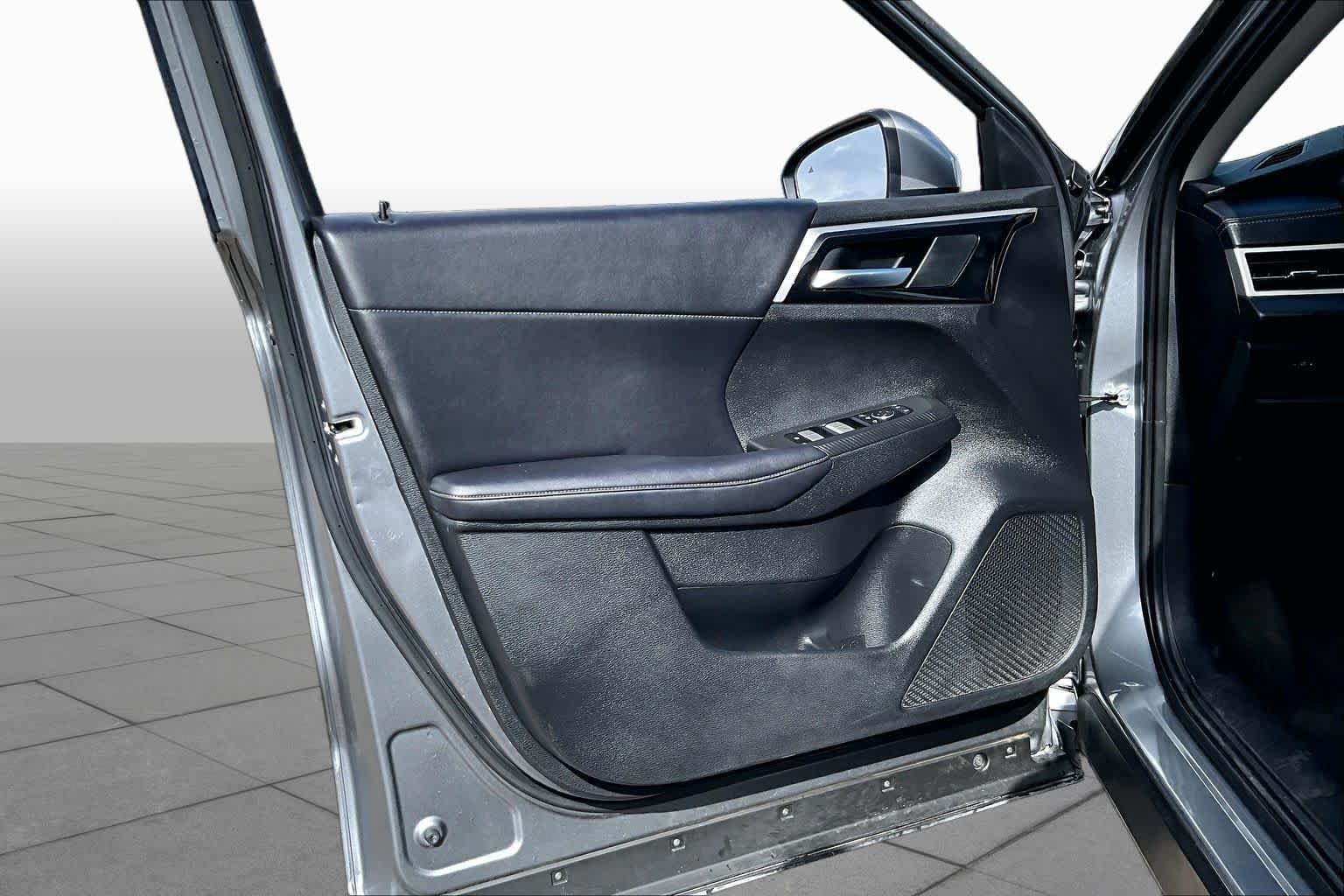 Used 2024 Mercury Gray Metallic Mitsubishi SE image 20