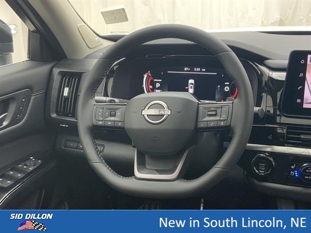 New 2026 Everest White Pearl Tricoat Nissan Platinum image 9