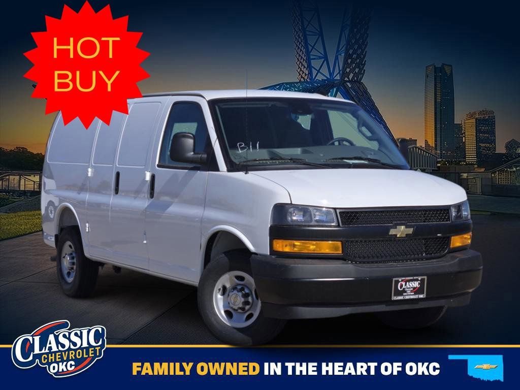 2025 Chevrolet Express 2500 Work Van HD's photo