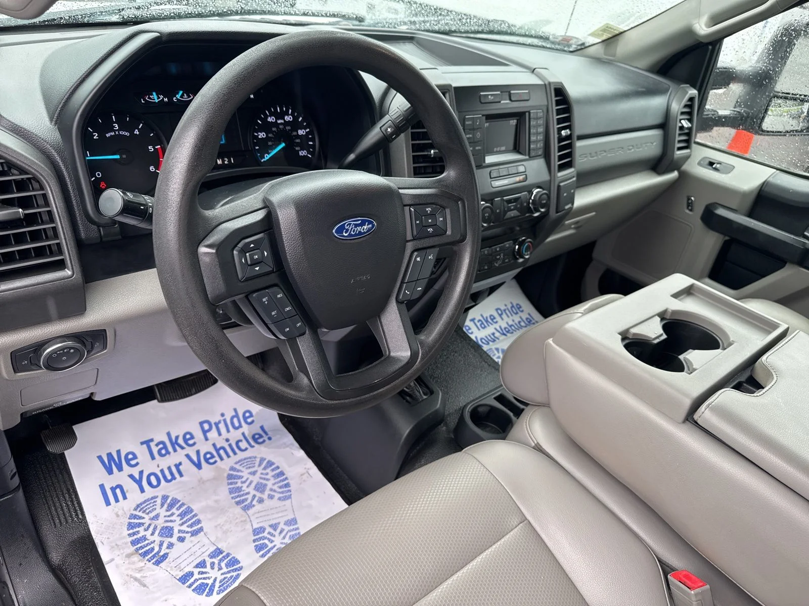Used 2019 White Ford XL image 32