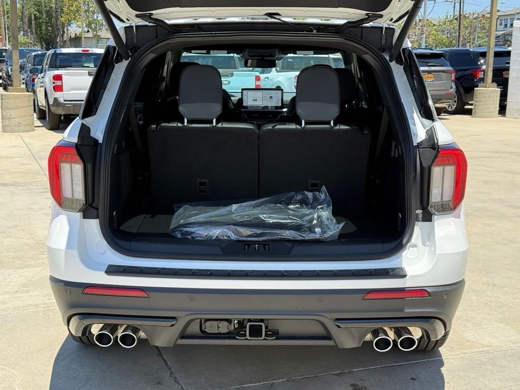 New 2026 Star White Metallic Tri-Coat Ford ST image 16