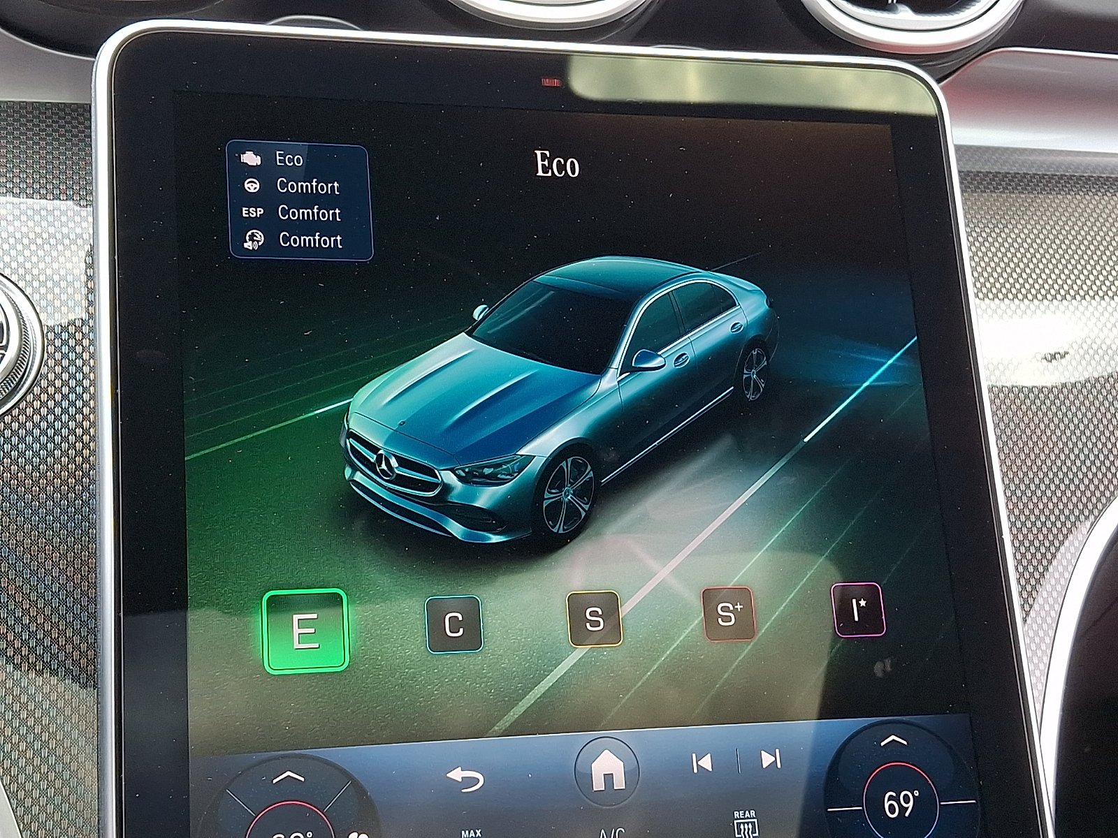 New 2026 MANUFAKTUR exclusive graphite grey magno Mercedes-Benz C 300 image 19