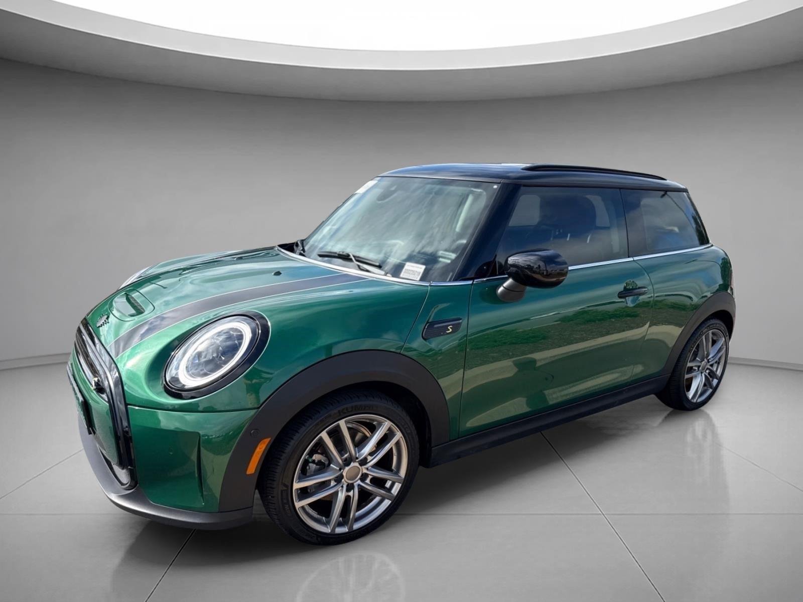 Used 2023 British Racing Green IV Metallic MINI Cooper SE image 3
