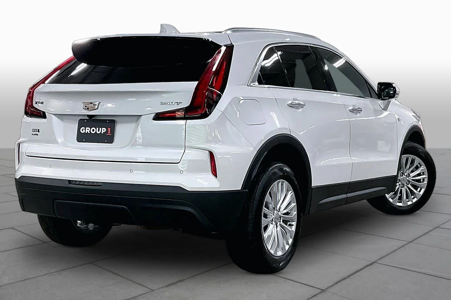 Used 2024 Crystal White Tricoat Cadillac AWD Luxury image 13