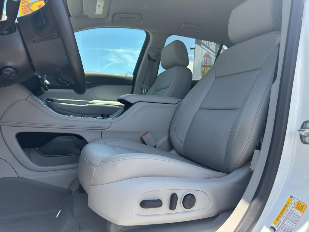 2023 GMC Acadia SLT - Photo 13