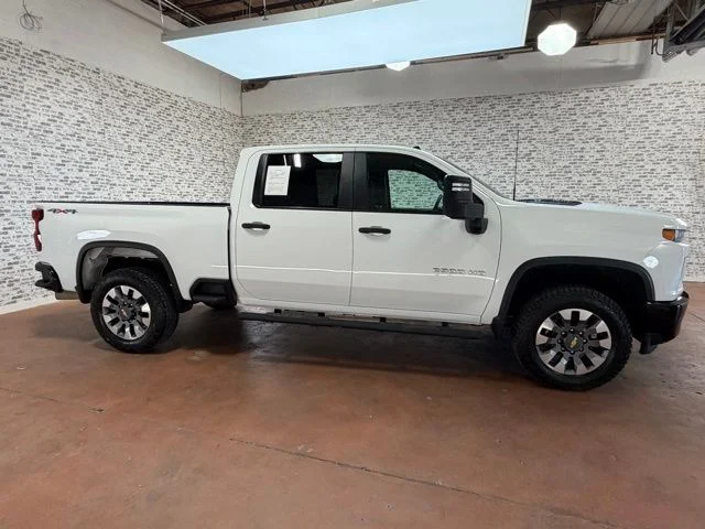 Used 2022 Summit White Chevrolet Custom image 6