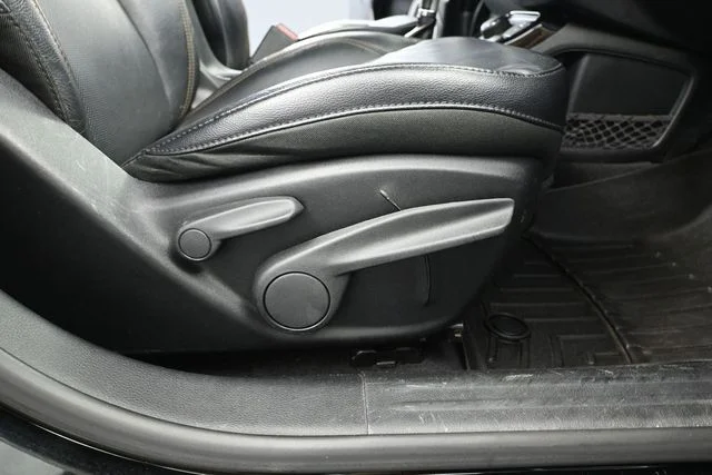 Used 2017 Black Jeep Limited image 41