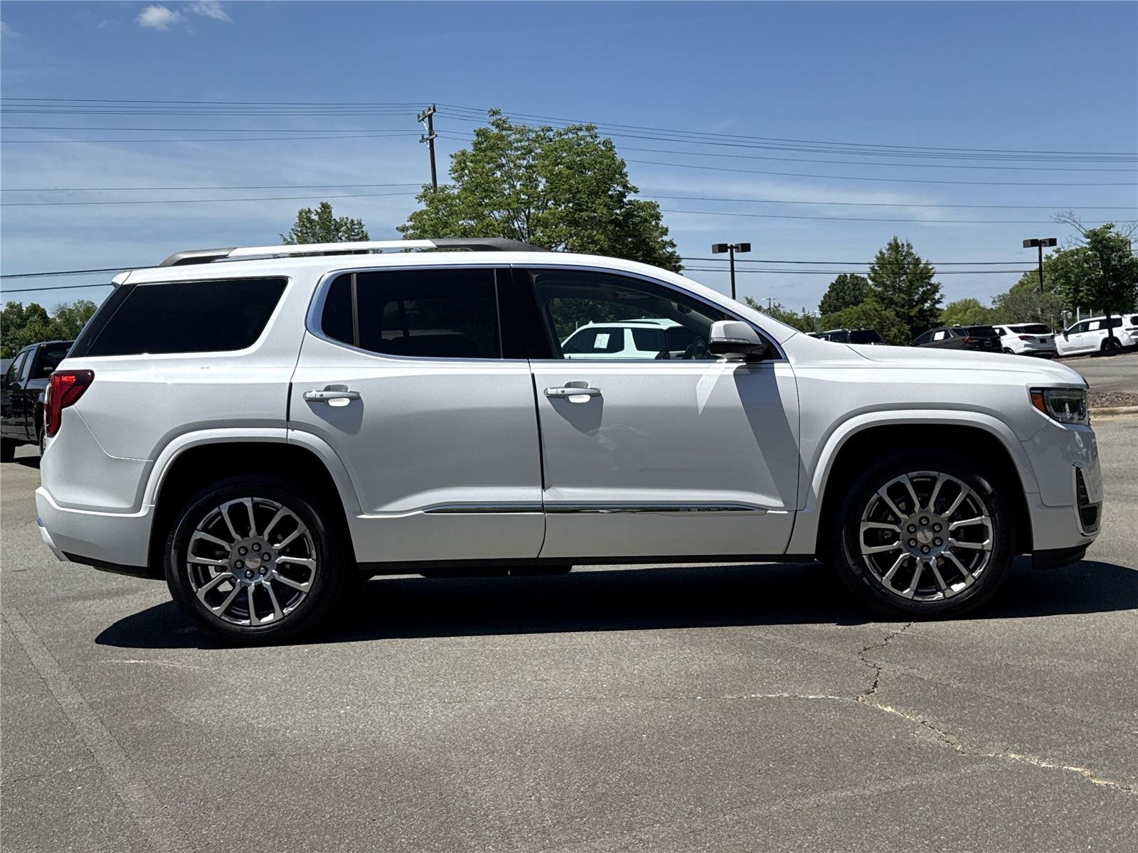 Used 2023 White Frost Tricoat GMC Denali image 34