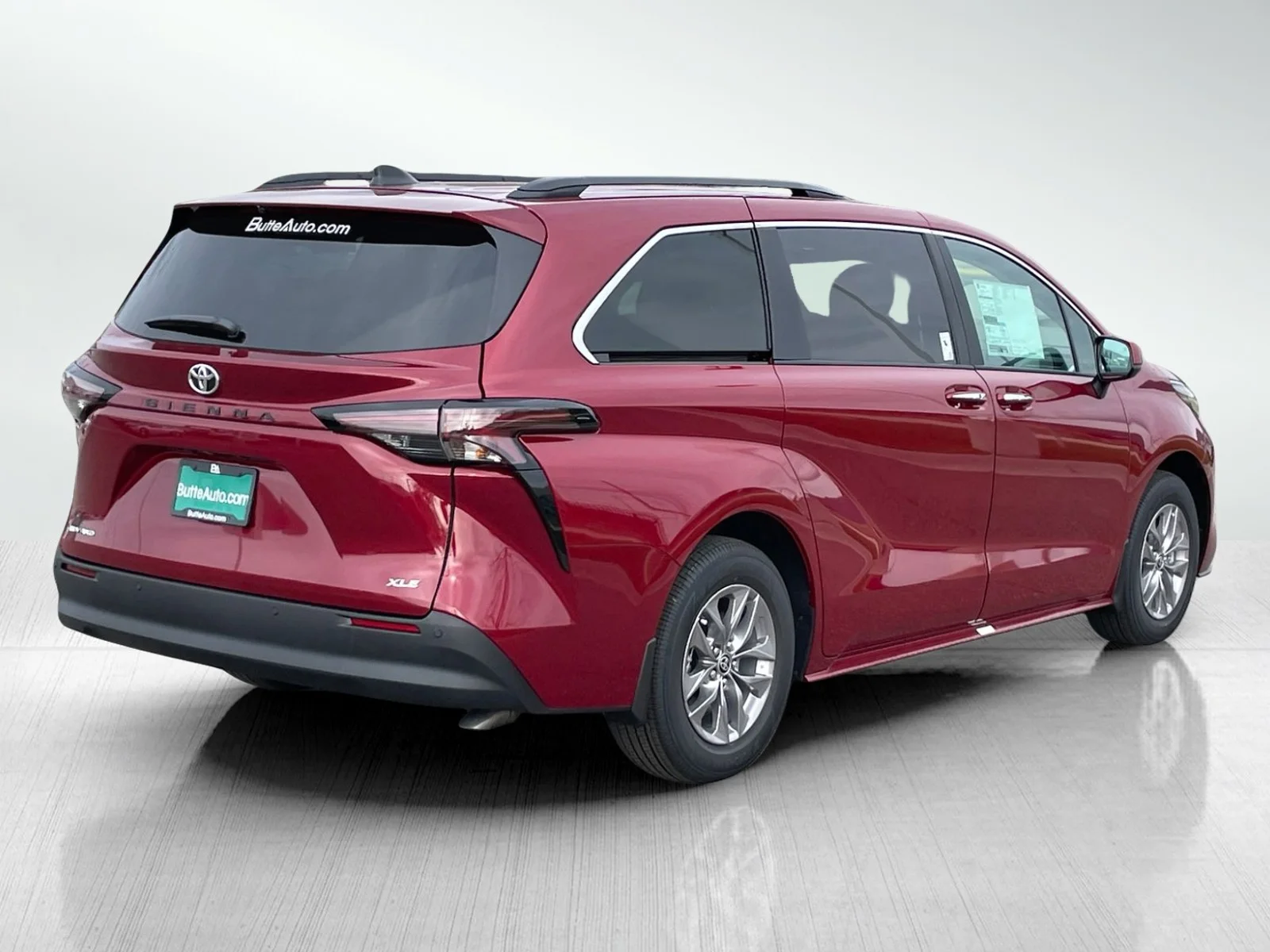 New 2026 Ruby Flare Pearl Toyota XLE image 3